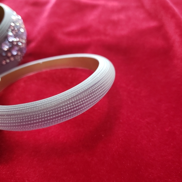 Vintage Purple Plum Carved LUCITE with Rhinestones WIDE Tapered Bangle Bracelet - Picture 9 of 16